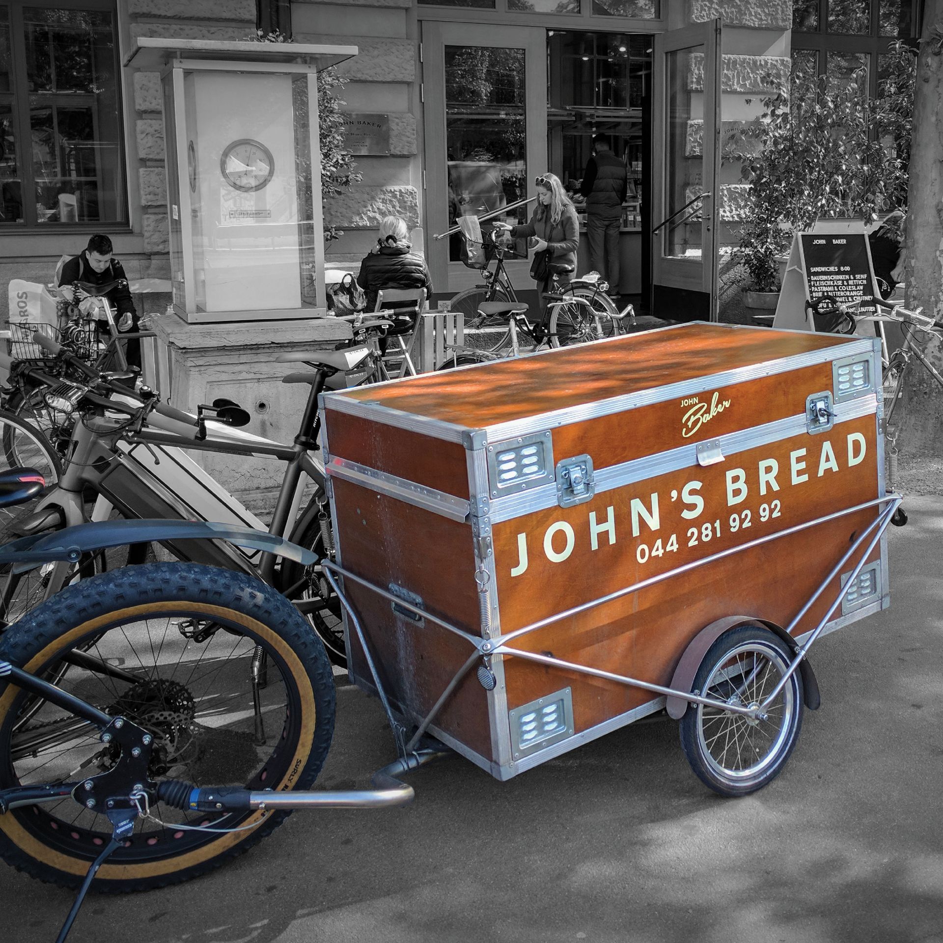 John-Baker delivery with polyroly Cargo-Trailer